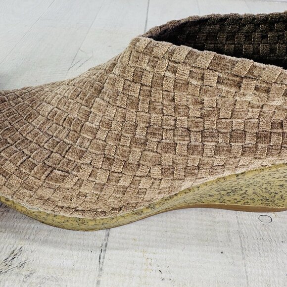 Bernie Mev Camel Basketweave Woven Stretch Slip On Wedge Heel Shoes Size 38 US 7 - Picture 16 of 16